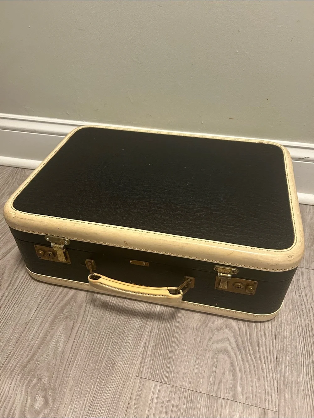 1940s Warren Vintage Black and Cream Carry Case - Train Travel Suitcase